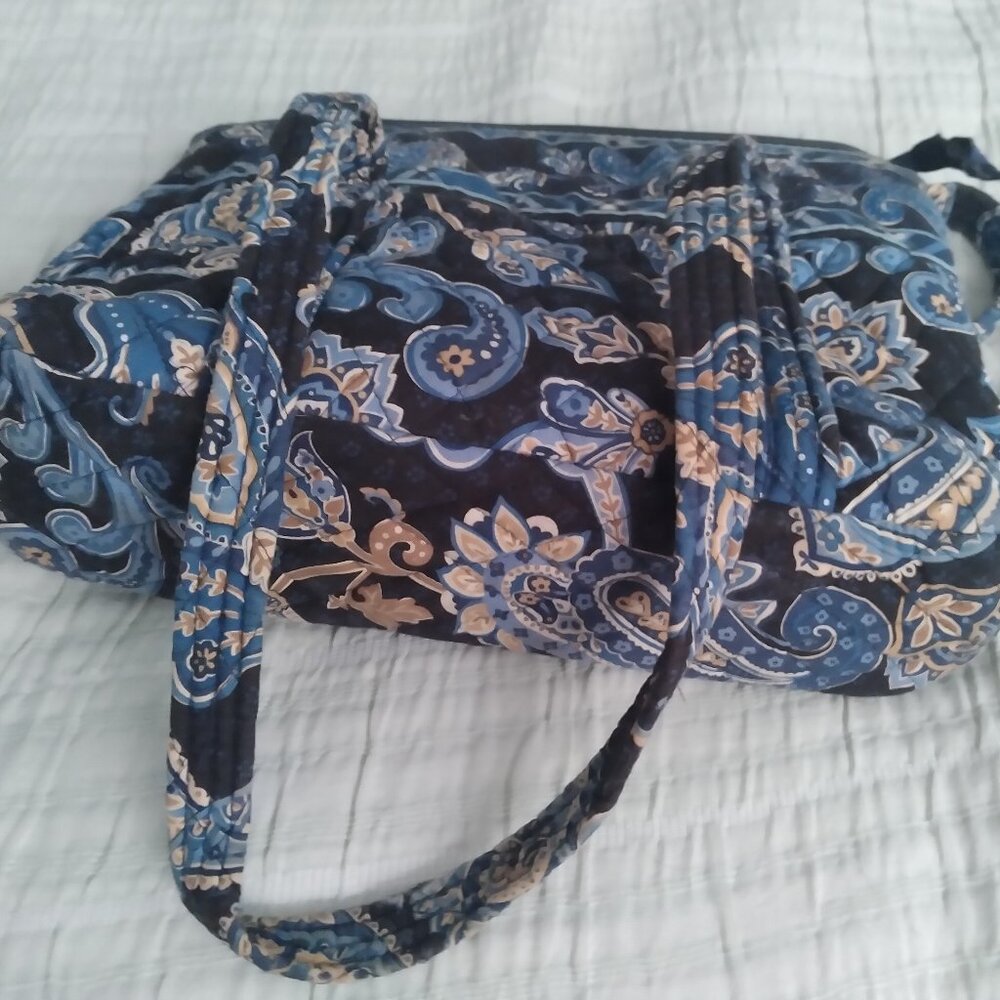 Vera Bradley blue paisley print quilted handbag